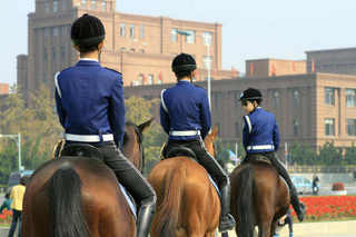 大連 女性騎馬警察隊B.jpg